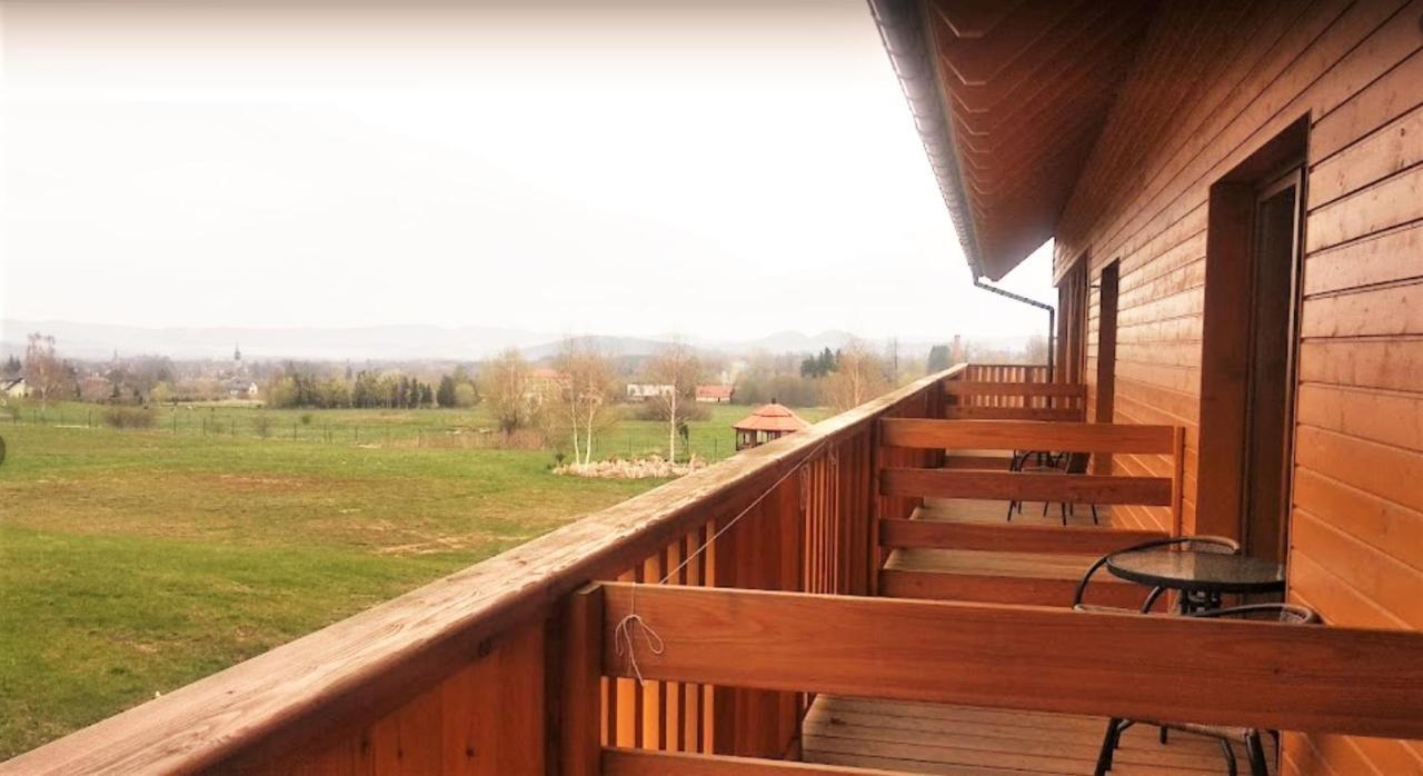 B&B Dom Z Bali Miłków Eksteriør billede